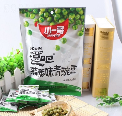 小一哥逗吧蒜香味青豌豆125g膨化休闲零食招商代理